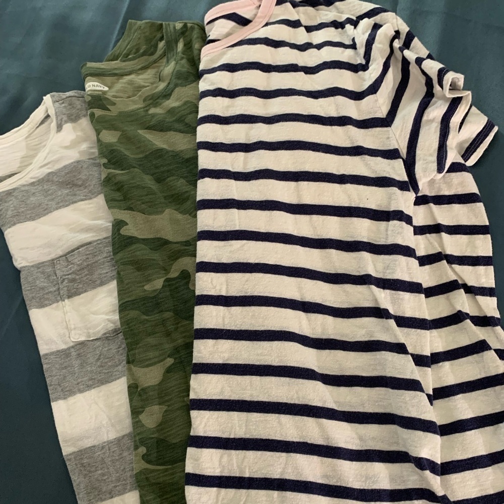 Old Navy $4 each l!! 3 pc tee bundle